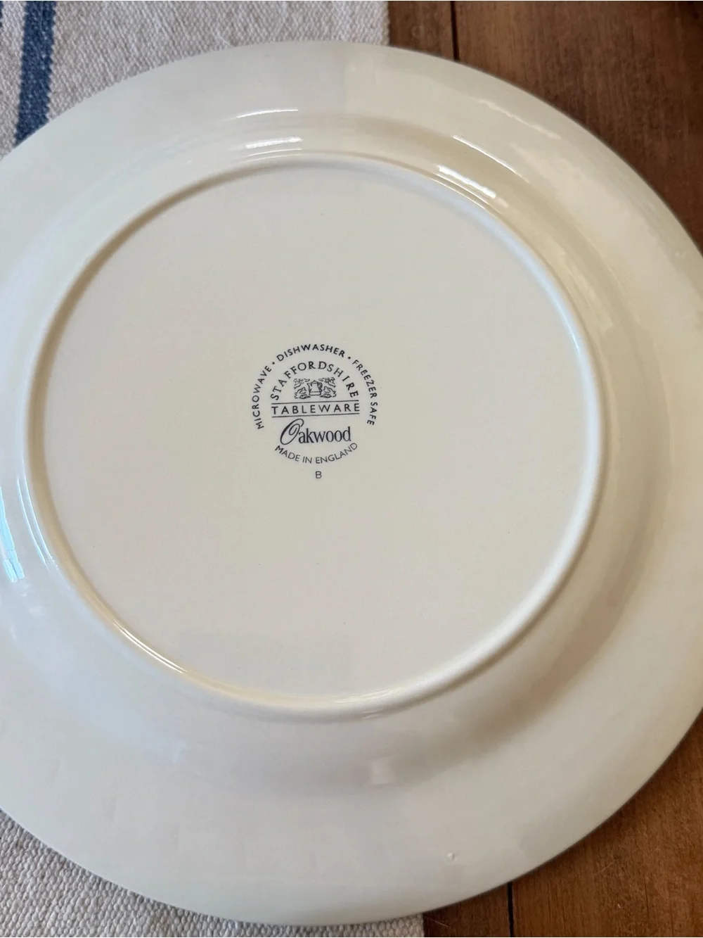 Set Of 4 Staffordshire tableware Oakwood Dinner Plates 10” Red Rim NWOT
